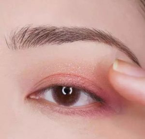 眼部护理的正确方法